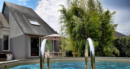 Casa de vacaciones en Virton con piscina