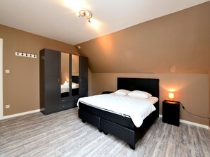 7 bedrooms, WiFi