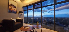 TV - Serenity - Westlands, Nairobi (Nairobi)