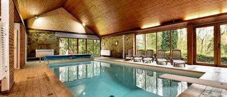 Innenpool, beheizter Pool