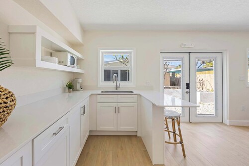 Welcome to The Drift – Your Laid-Back Beach Escape in Cocoa Beach!