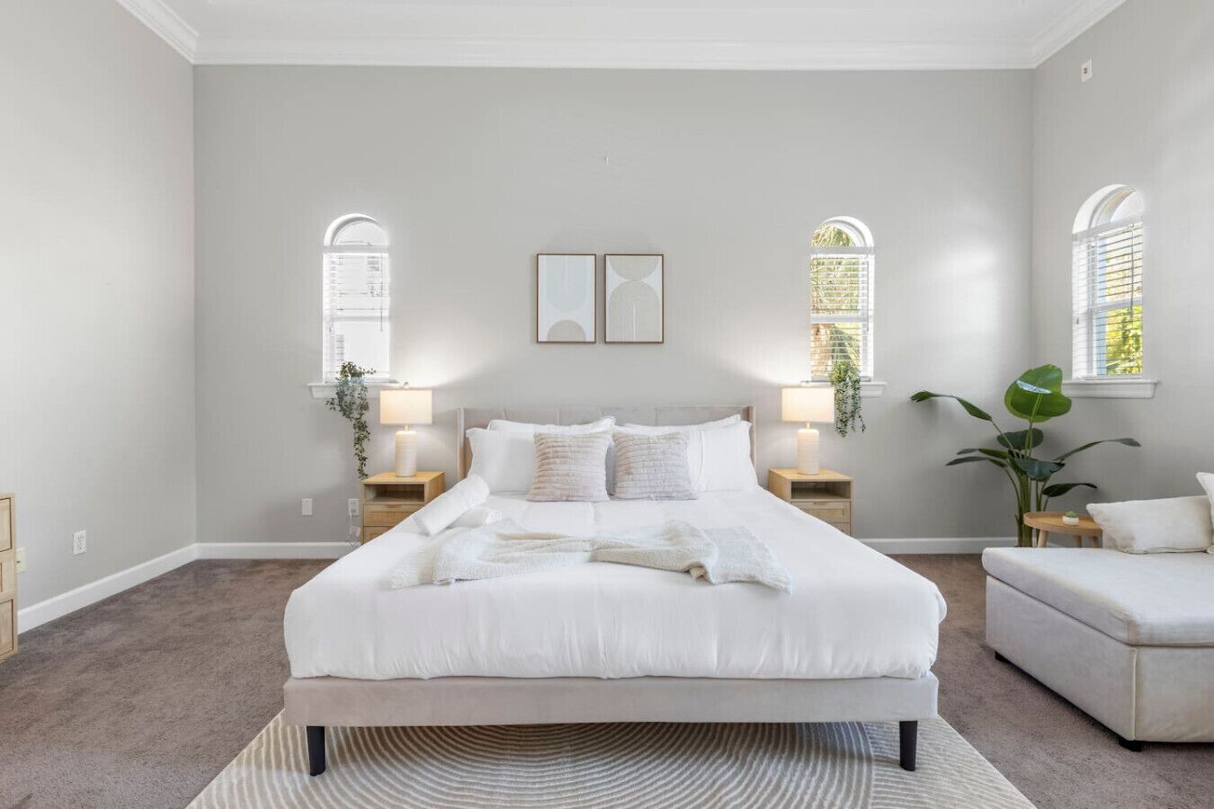 3 bedrooms, desk, iron/ironing board, travel cot