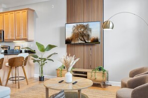 TV connectée, table de tennis de table