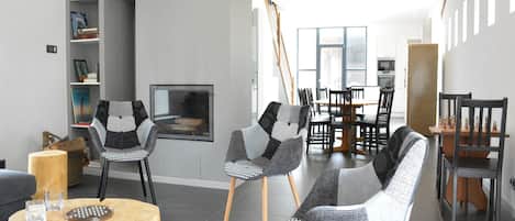 Televisie en een tafeltennistafel