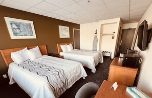 Dobbeltrom – standard | Sengetøy av topp kvalitet, skrivebord og skrivebord for bærbar PC