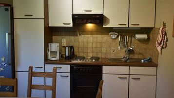 Réfrigérateur, micro-ondes, lave-vaisselle, cafetiÚre/bouilloire