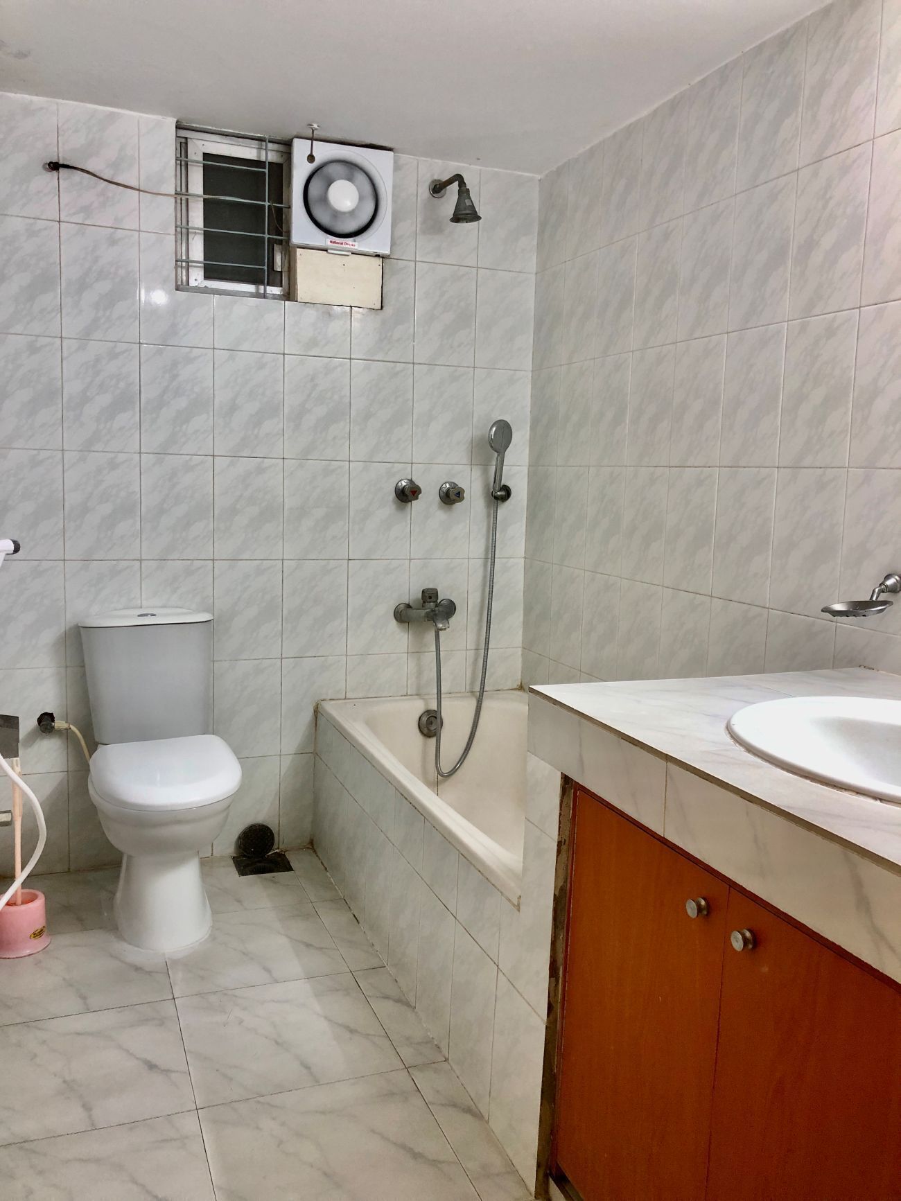 Deluxe Double Room, Balcony | Bathroom | Shower, free toiletries, hair dryer, slippers