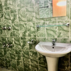 Deluxe Double Room, Balcony | Desk, laptop workspace, soundproofing, free WiFi