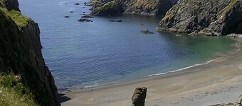 Luxurious Glamping Pod on the Copper Coast with sauna barrel access.