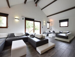 TV, fireplace, DVD player