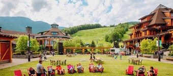 SPRUCE PEAK TREEHOUSE | 3 BED | STEPS TO THE LIFTS | MOUNTAIN VIEWS