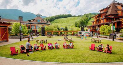 SPRUCE PEAK TREEHOUSE | 3 BED | STEPS TO THE LIFTS | MOUNTAIN VIEWS