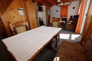 Interior - Cottage near River Ohre with Garden (Orasice- Počedělice)