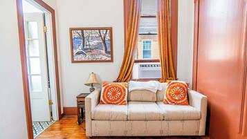 Een televisie en een kantoor