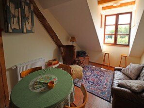 TV, books - Ferienwohnung Im Heumond in Buschhagen (Buschenhagen)