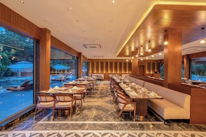 Breakfast, lunch and dinner served - Tree of Life Amara Resorts & Spa Udaipur (Udaipur)