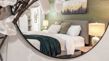 4 makuuhuonetta, työpöytä, silitysrauta/-lauta, Wi-Fi