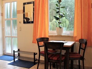 Dining - Geräumige Ferienwohnung in Boltenhagen mit Garten (Boltenhagen)