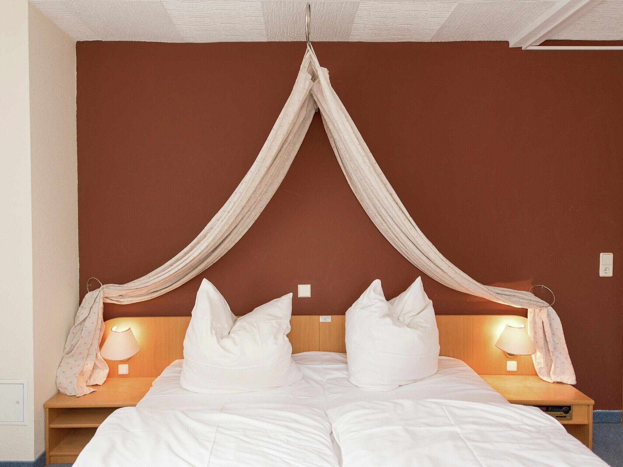 14 habitaciones y wifi 