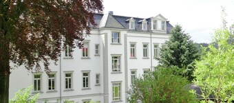 Moderne Villa in Borstendorf mit Park