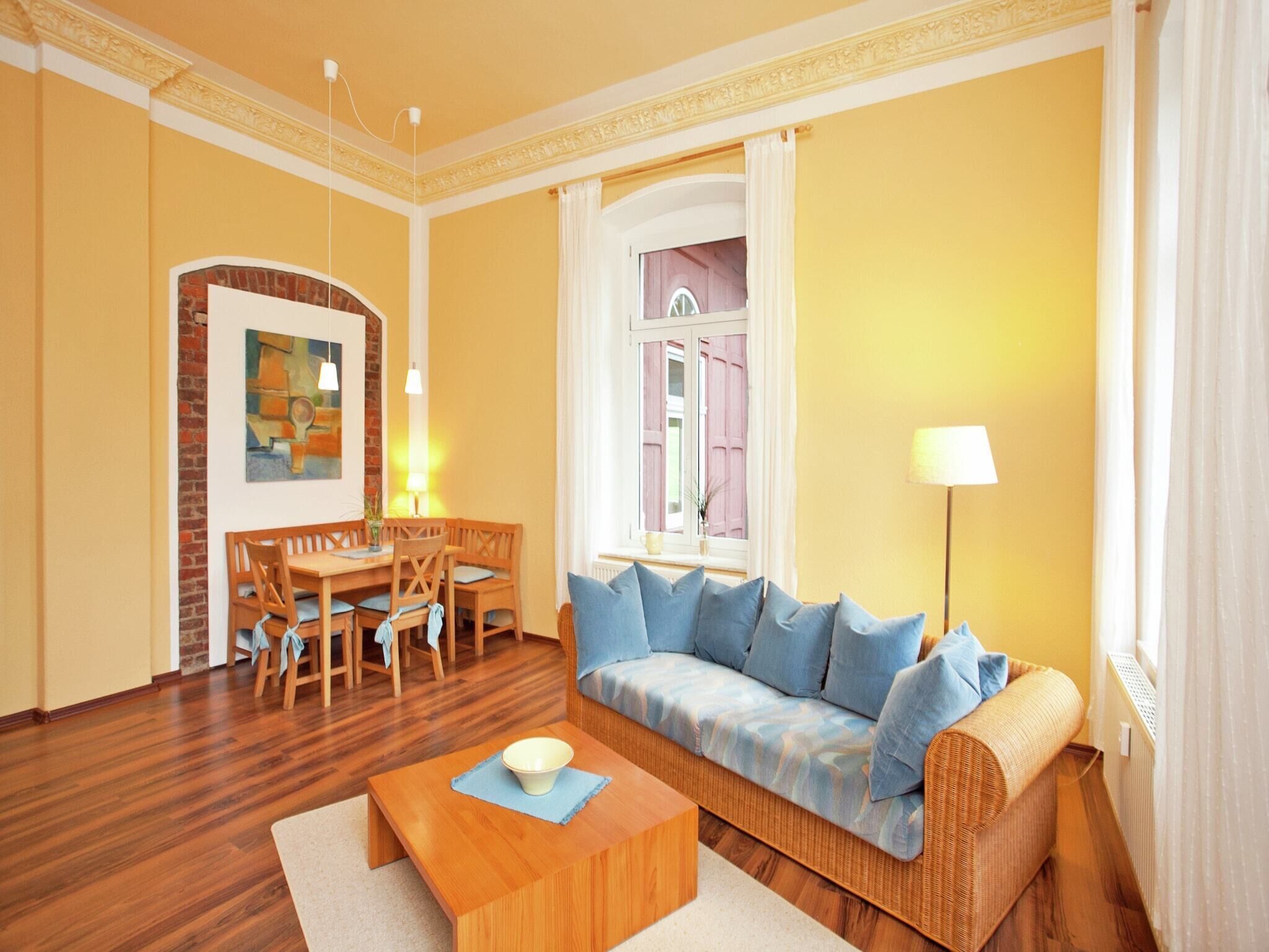 Fernseher, Stereoanlage