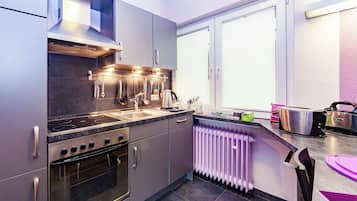 Fridge, oven, dishwasher, high chair