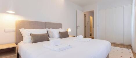 2 slaapkamers, een strijkplank/strijkijzer, wifi, beddengoed