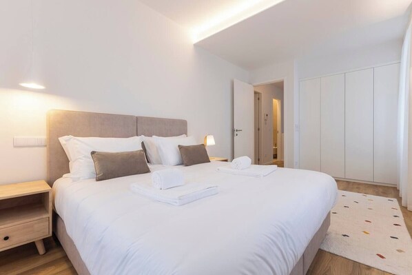 2 slaapkamers, een strijkplank/strijkijzer, wifi, beddengoed