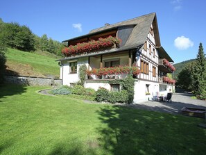 Exterior - Flat in Schmallenberg with garden (Schmallenberg-Oberkirchen)