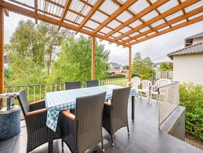 Outdoor dining - Spacious Villa near Center (Medebach)