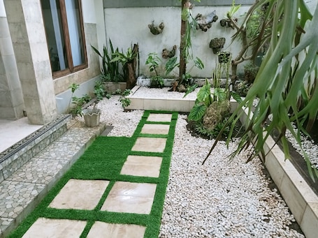 Property grounds. Wihmo Villa Nusa Dua