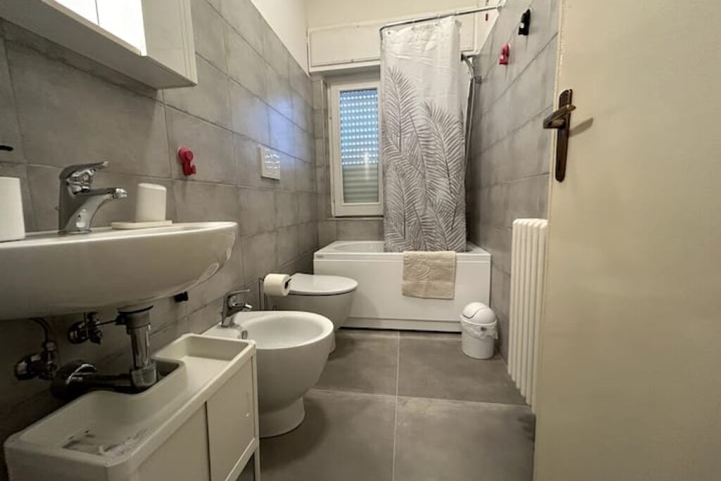 Doccia, asciugacapelli, bidet, asciugamani