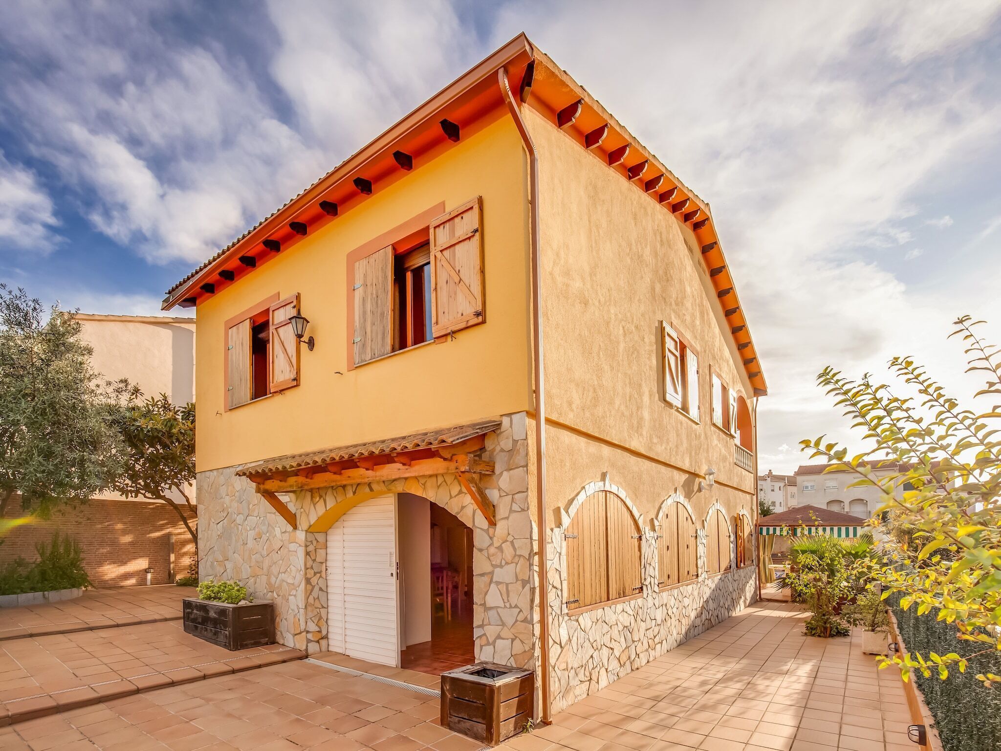 Außenseite Ferienhaus [Sommer]