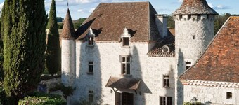 Château in Nouvelle-Aquitaine with Pool & Views