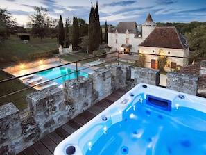 Bain à remous extérieur