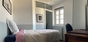 4 Schlafzimmer, Bügeleisen/Bügelbrett, Reisekinderbett, WLAN