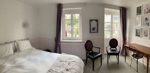 4 Schlafzimmer, Bügeleisen/Bügelbrett, Reisekinderbett, WLAN