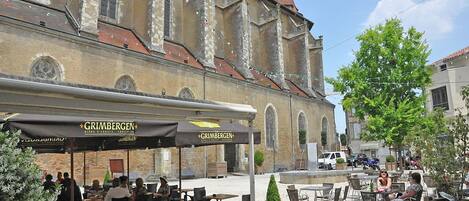 屋外ダイニングエリア