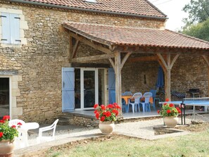 Outdoor dining - Family Escape in Dordogne (Saint Pompon)