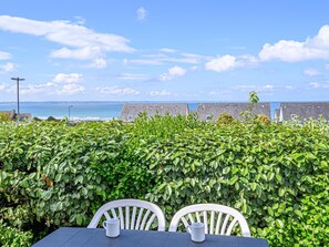 Outdoor dining - Apartment in Brittany near Pentrez Beach (Pentrez-Plage /St nic)