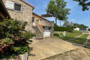 Exterior - Holiday Home Saint-Beauzire near Pauillac Castle (Saint-Beauzire)