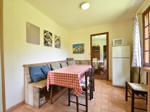 Dining - Bungalow in France near Castle & Hiking Trails (Saint Pierre le Vieux)