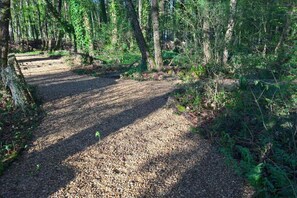 Property grounds - Villa with garden near beautiful golf course (Vasles)