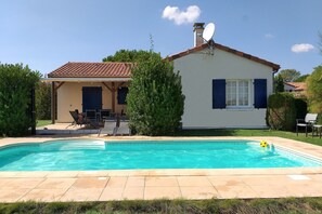 Pool - Villa with garden near beautiful golf course (Vasles)