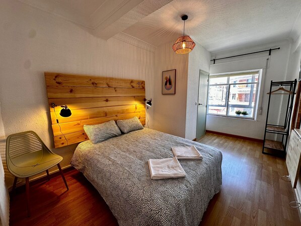 Double Room, City View | Desk, laptop workspace, free WiFi - HOSTAL ATUAIREHOME BURGOS  (Burgos)