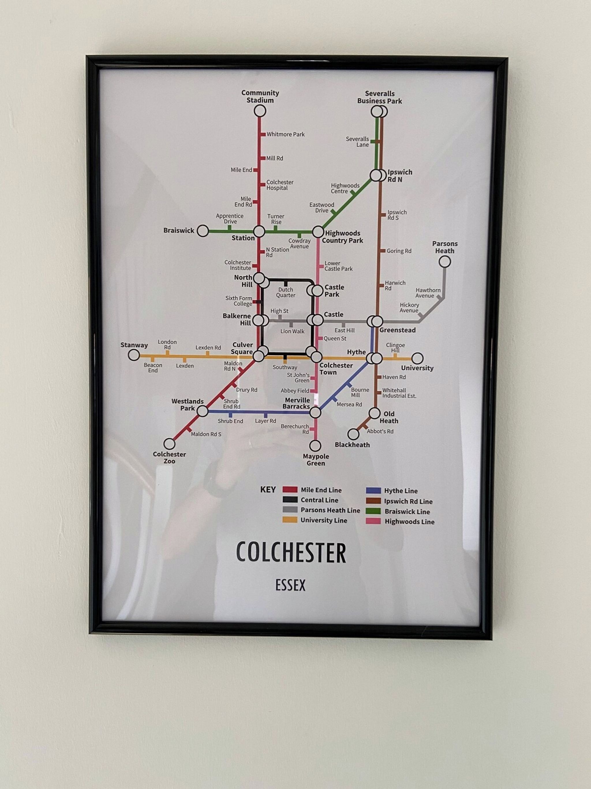 Eine Karte von Colchester, Essex, mit eingezeichneten Linien und wichtigen Sehenswürdigkeiten.