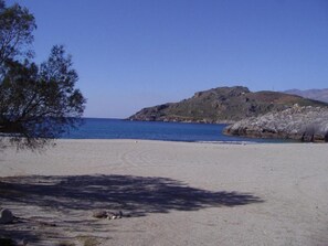 Una spiaggia nelle vicinanze