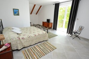 5 Schlafzimmer, Bügeleisen/Bügelbrett, kostenloses WLAN