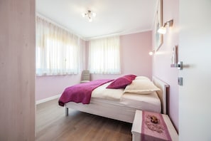 2 habitaciones, tabla de planchar con plancha y wifi gratis 