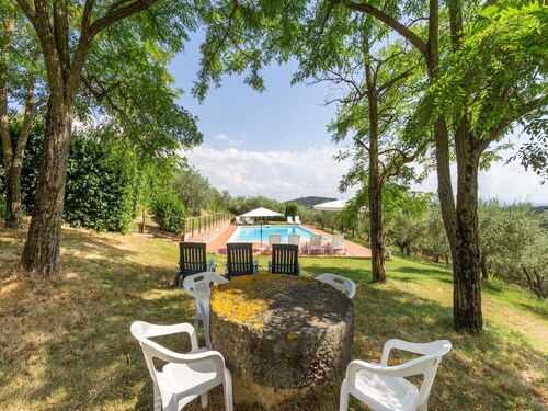 Apartment with pool in Barberino Val d'Elsa